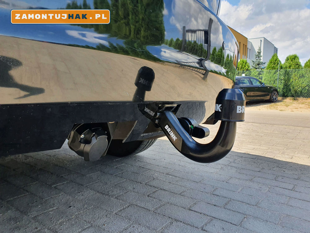 Montaż haka holowniczego Dodge Journey