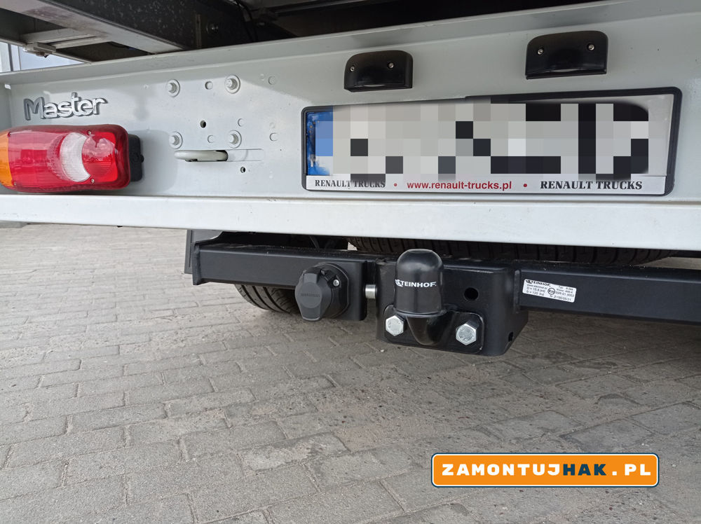 Montaż haka holowniczego Renault Master Plandeka