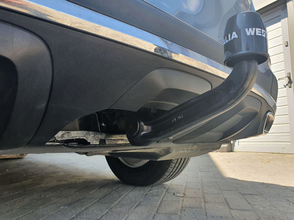 Montaż haka holowniczego Mercedes GLC X253