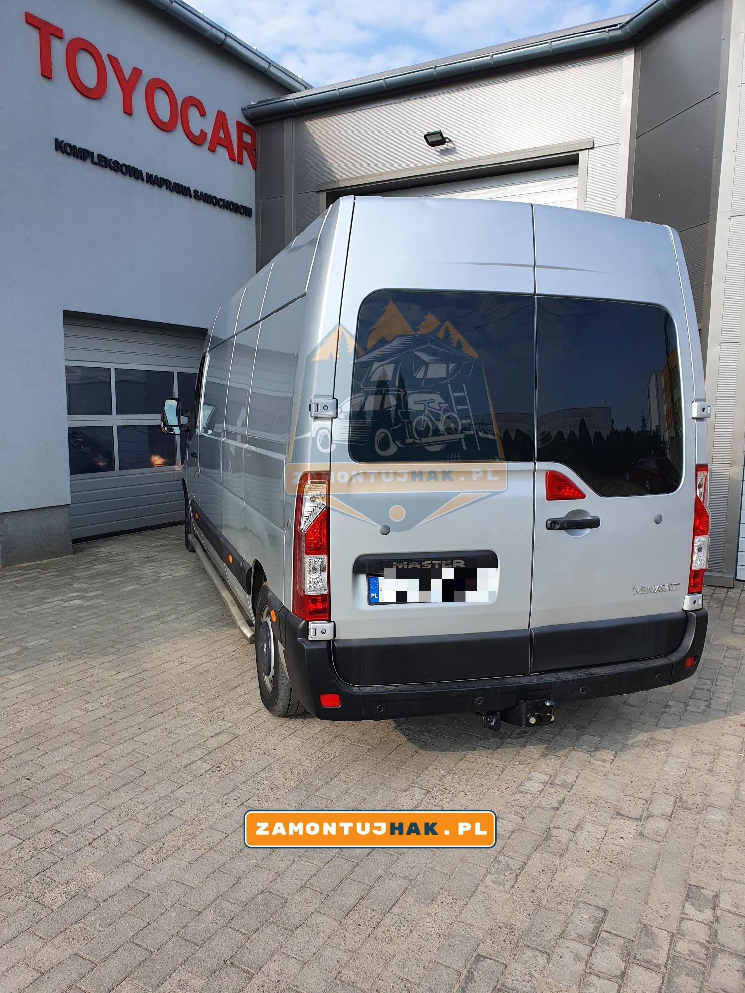 Montaż haka holowniczego Renault Master III MaxI