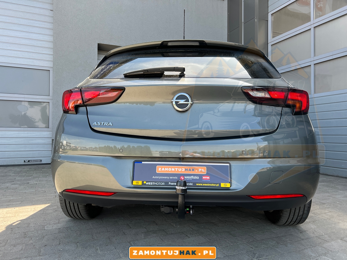 Montaż haka holowniczego Opel Astra K 2020