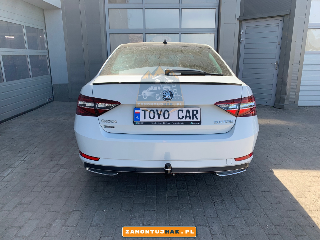 Montaż haka holowniczego Skoda Superb III Sedan