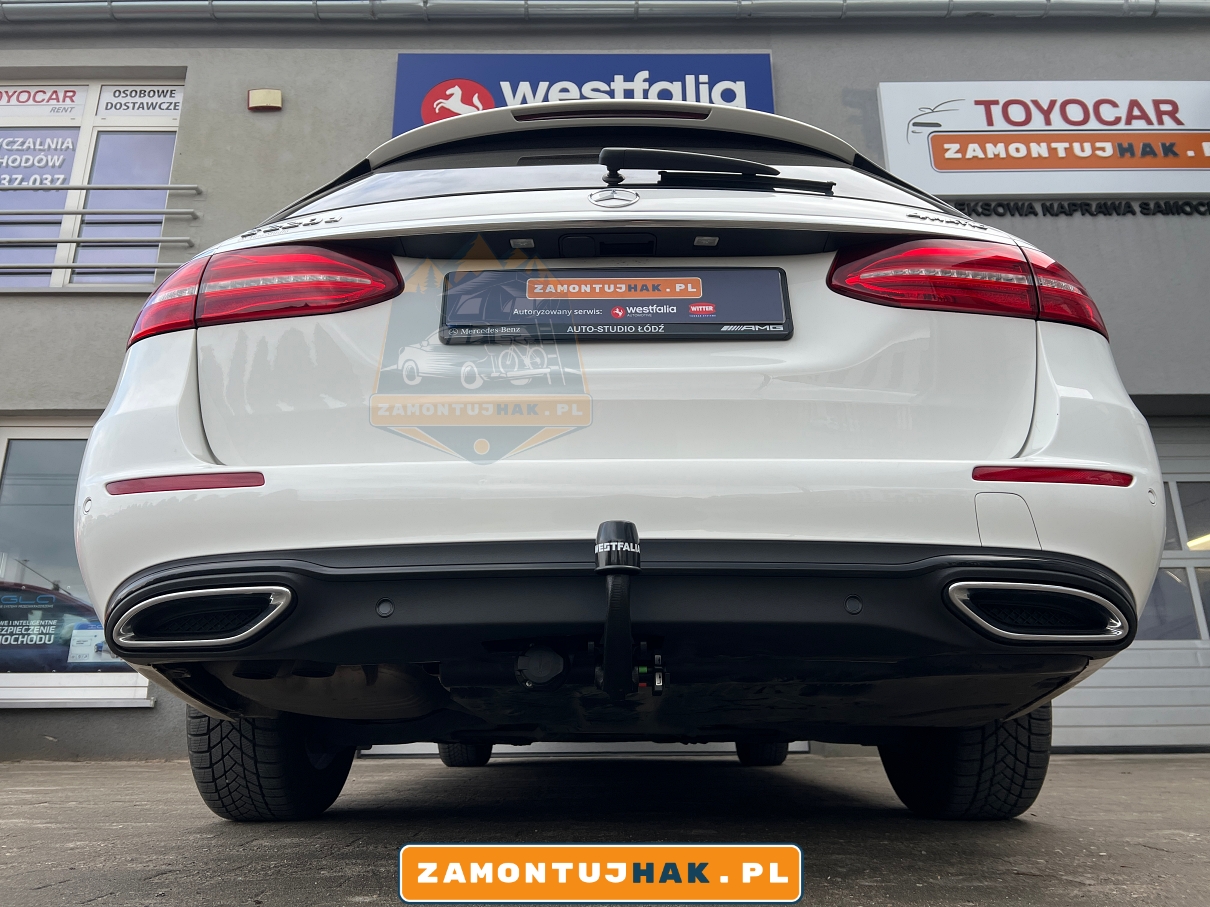 Montaż haka holowniczego – Mercedes E-klasa W213