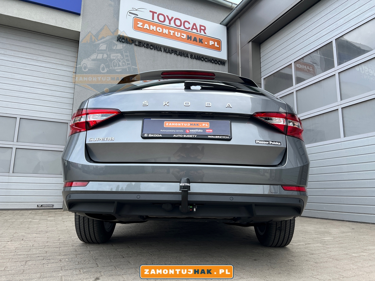 Montaż Haka Holowniczego w Skoda Superb III w Autoryzowanym Serwisie Westfalia w Poznaniu