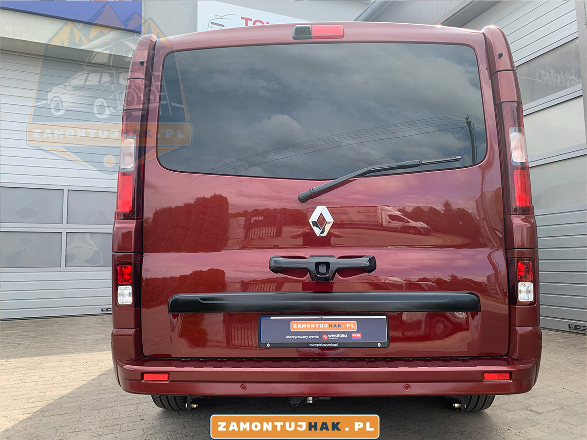 Montaż haka holowniczego Renault Trafic