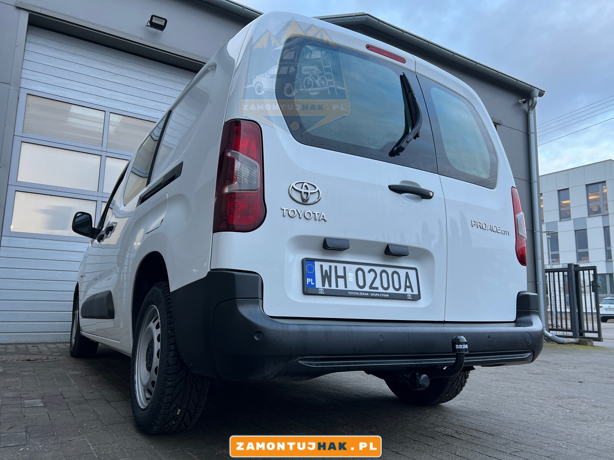 STAŁY HAK HOLOWNICZY BRINK PO MONTAZU W NASZYM SERWISIE W POZNANIU