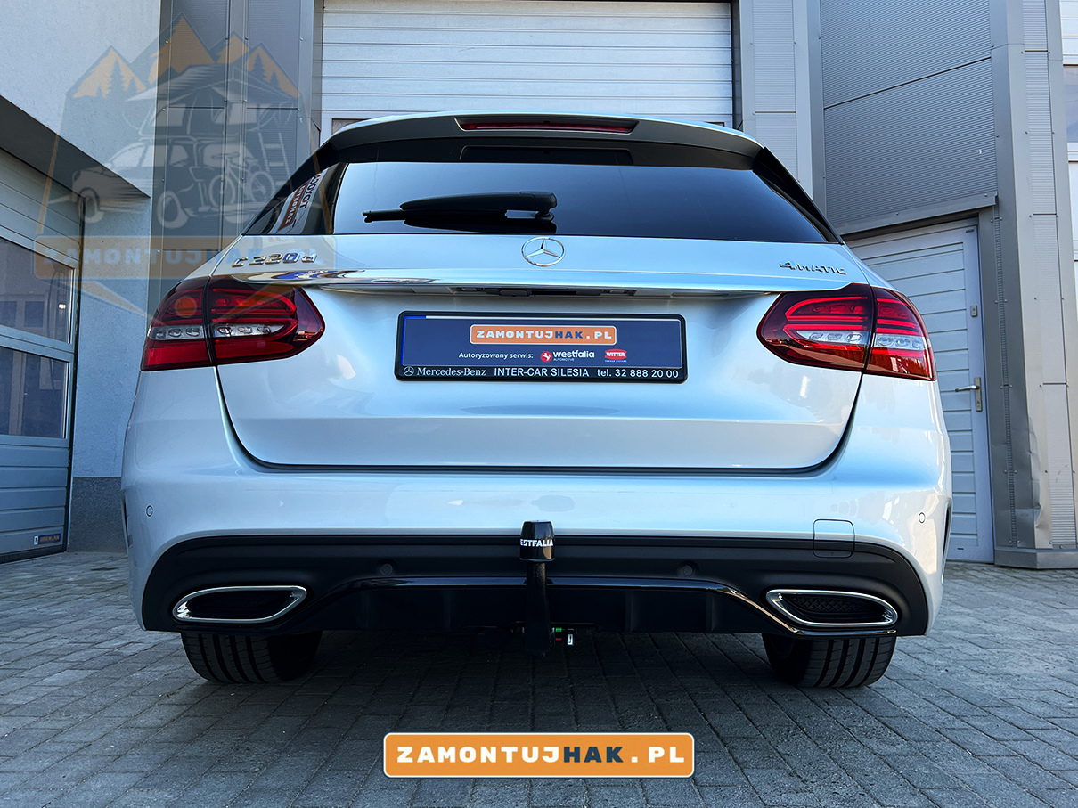 Montaż haka holowniczego Westfalia w Mercedesie C 220 d