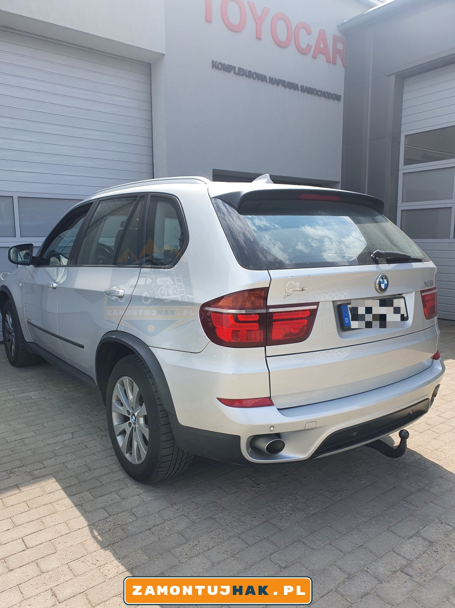 Montaż haka holowniczego BMW X5 E70
